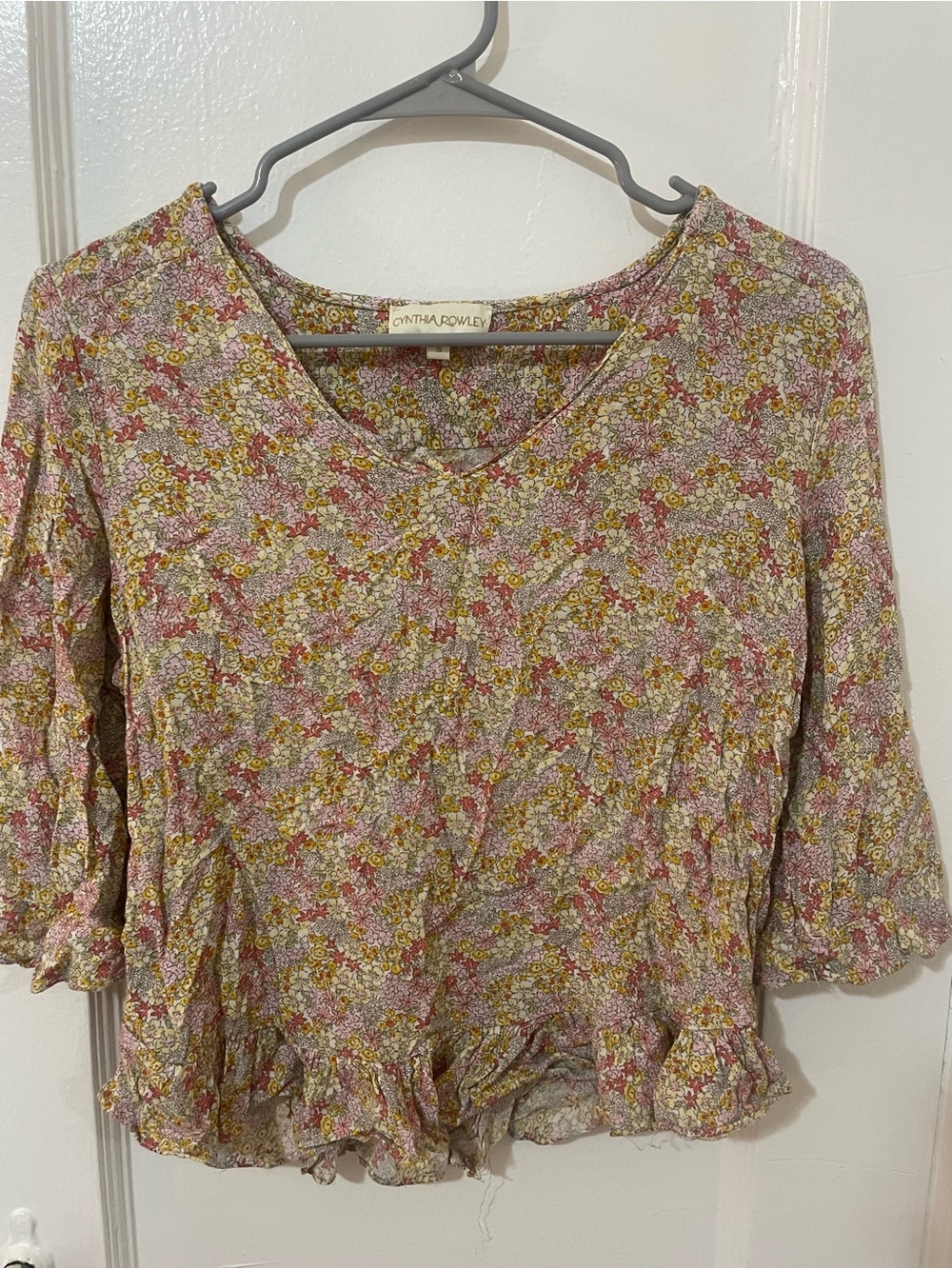 Cynthia Rowley Pink Floral V-Neck Ruffle Hem Blouse